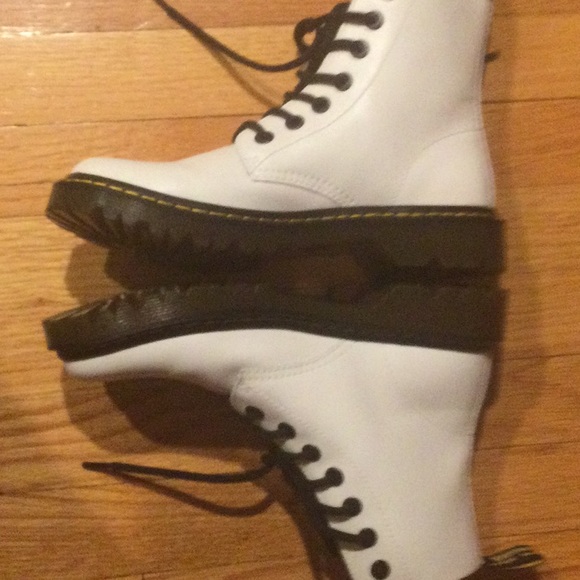 Dr Martens white leather - Picture 2 of 5